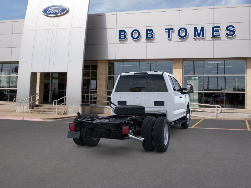 2025 Ford F-350 Super Duty Chassis Cab XL - Photo 10