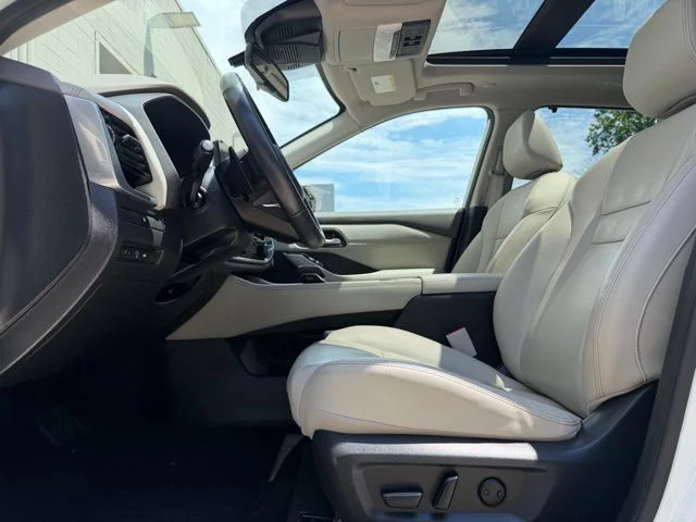 Certified Used 2023 White Nissan SL image 18