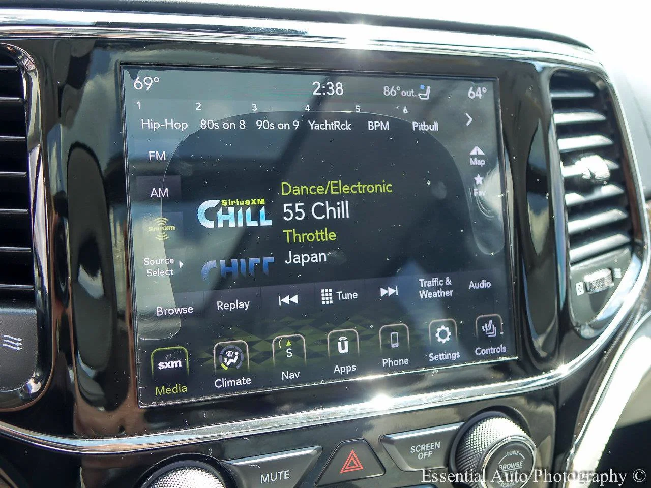 Used 2020 Diamond Black Crystal Pearlcoat Jeep Summit image 13