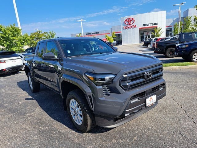 Used 2025  Toyota SR5 image 4