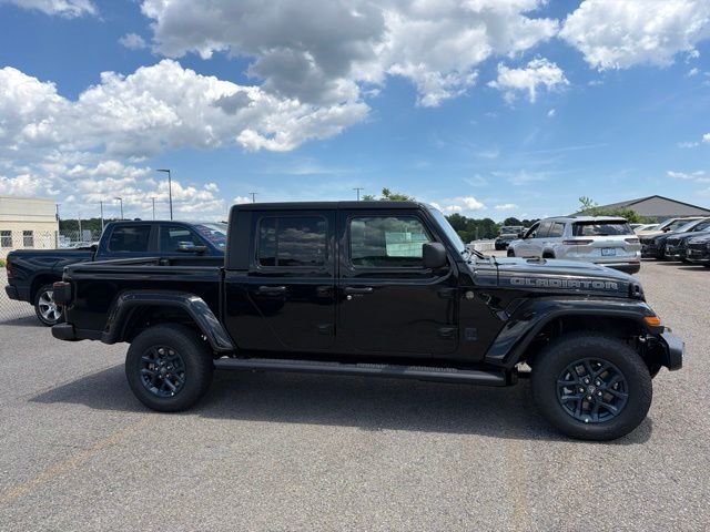 New 2026 Black Clear-Coat Exterior Paint Jeep 85th Anniversary Edition image 2