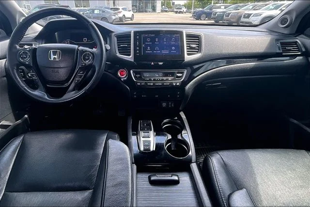 Used 2017 Modern Steel Metallic Honda Elite image 7