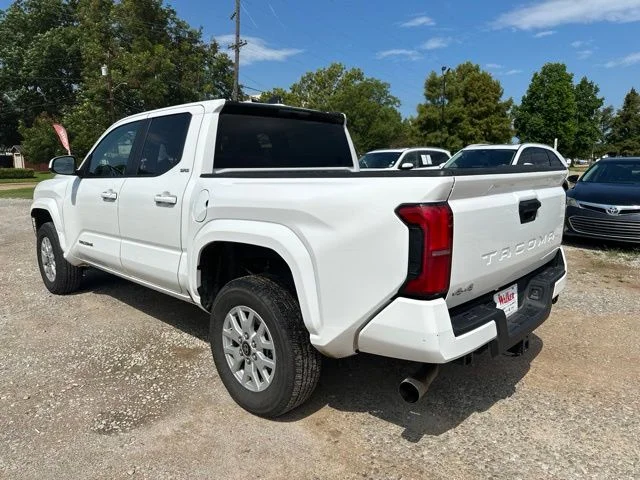 Used 2025 White Toyota SR5 image 9