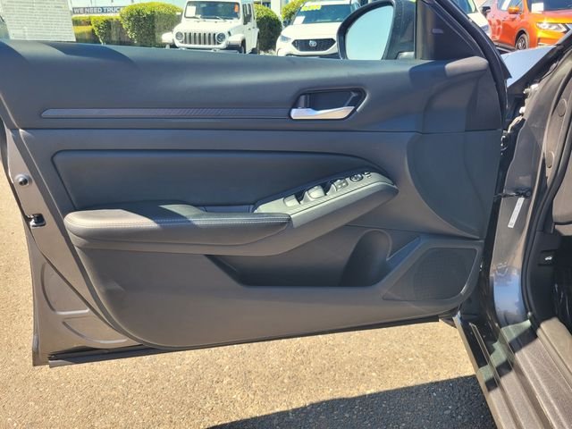Used 2025 Gray Nissan 2.5 SV image 18