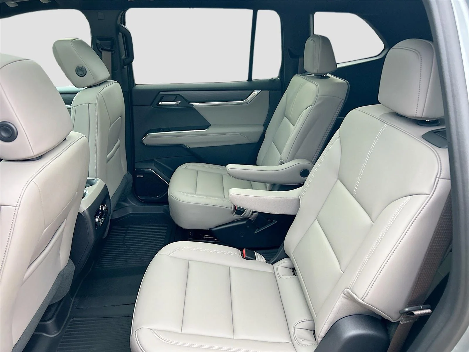 2026 GMC Acadia Elevation - Photo 11