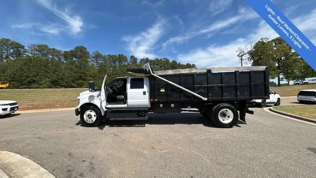 Used 2022  Ford NA image 14