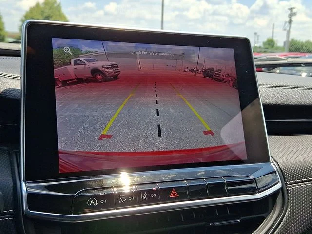 Used 2023 Red Jeep Latitude image 24