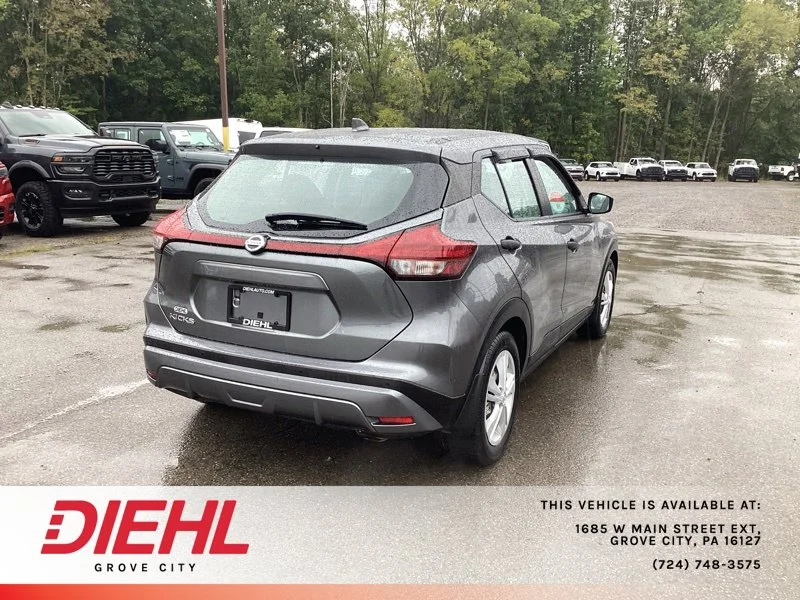Used 2021 Gray Nissan S image 7