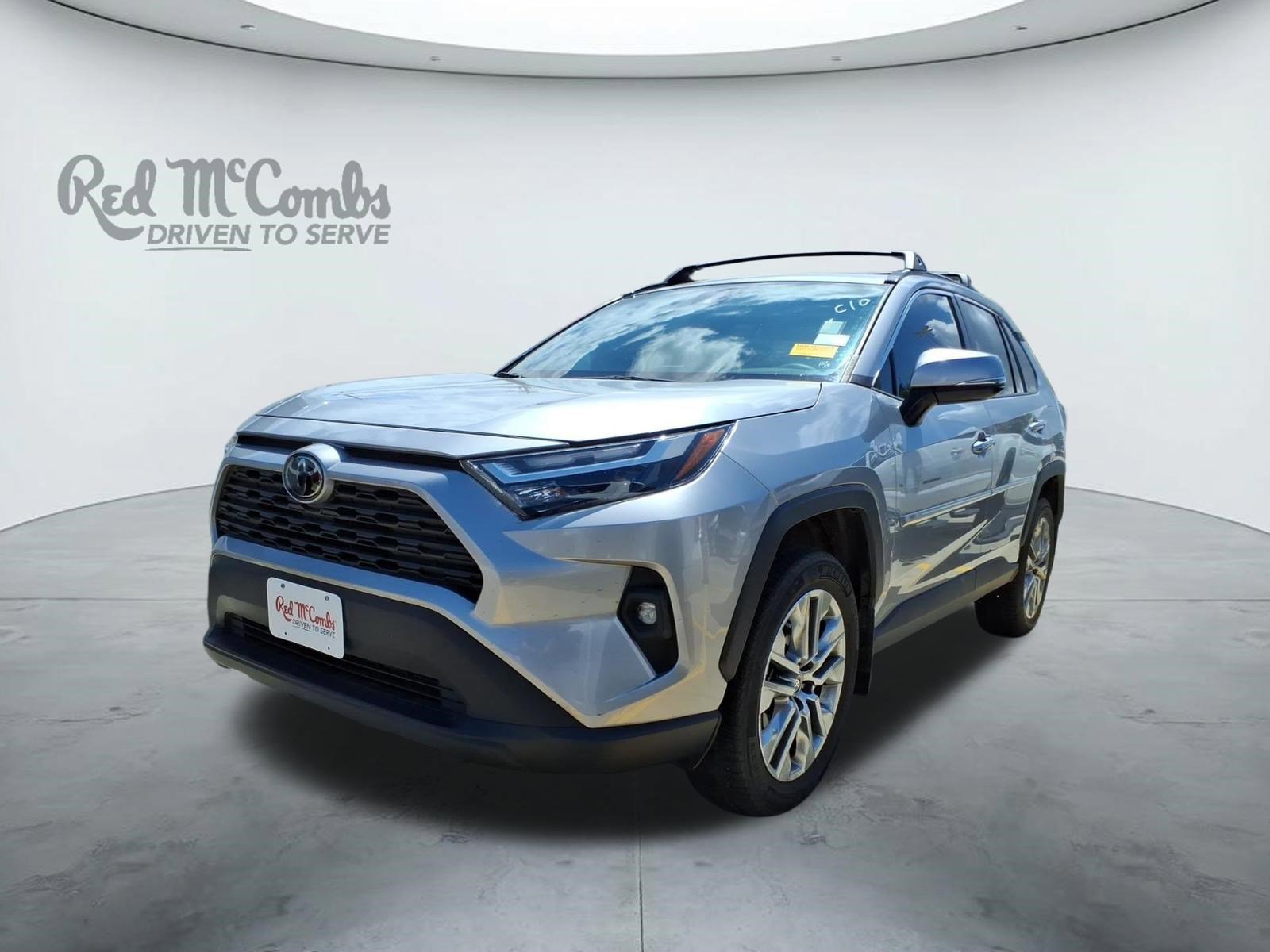 Used 2023 SILVER SKY METALL Toyota XLE Premium image 1