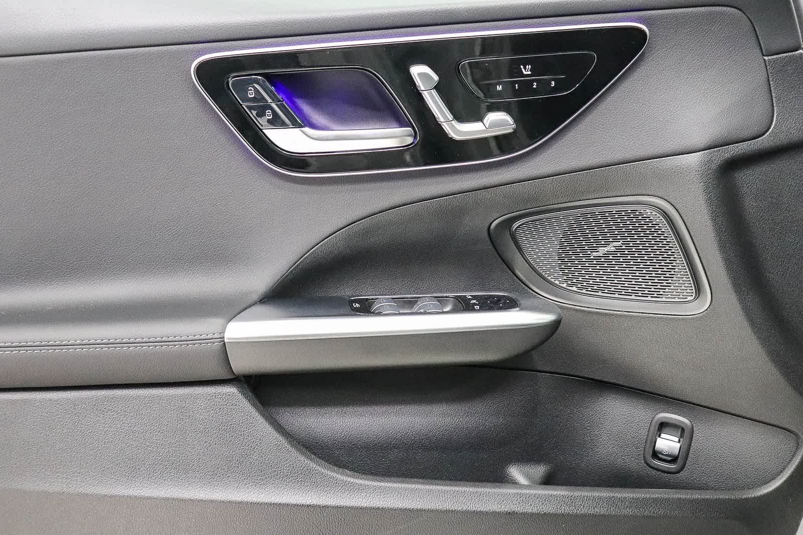 New 2026 MANUFAKTUR Alpine Grey Mercedes-Benz C 300 image 25