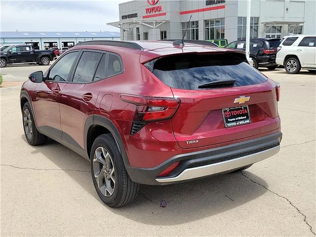 Used 2025 Crimson Metallic Chevrolet LT Front-Wheel Drive image 2