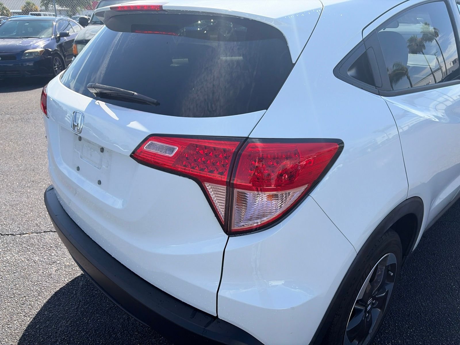 Used 2018 White Honda EX image 19