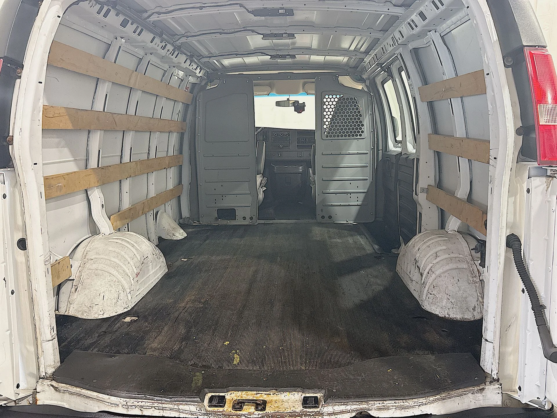 Used 2016 SUMMIT WHITE GMC Work Van image 20