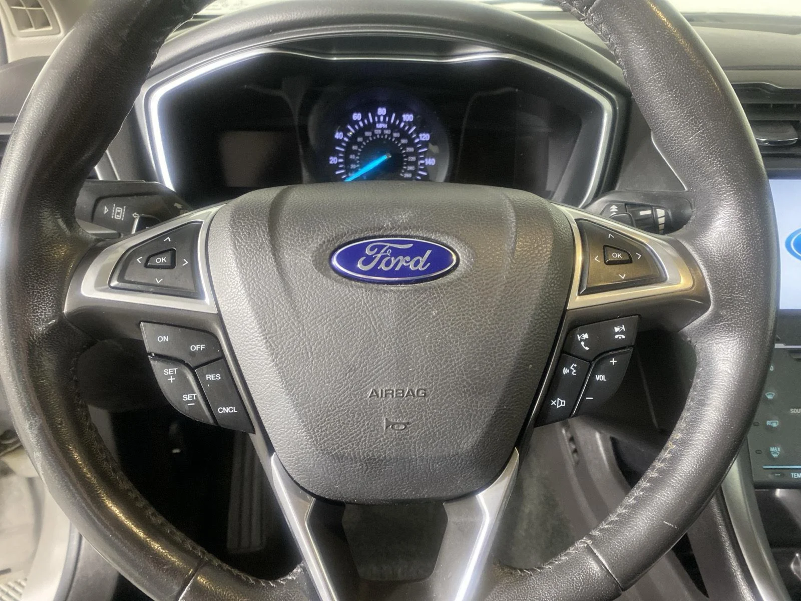 Used 2014 White Platinum Metallic Tri-Coat Ford Titanium image 15
