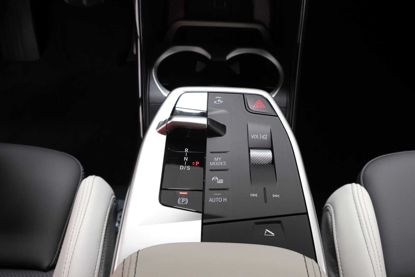 New 2027 Brooklyn Grey Metallic BMW xDrive28i image 23