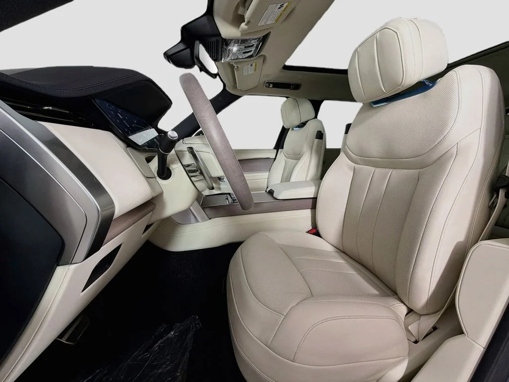 New 2026 Varesine Blue Land Rover SE 7 Seats image 22
