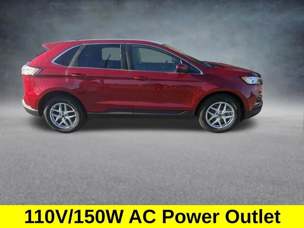 Used 2022 Red Ford SEL image 5