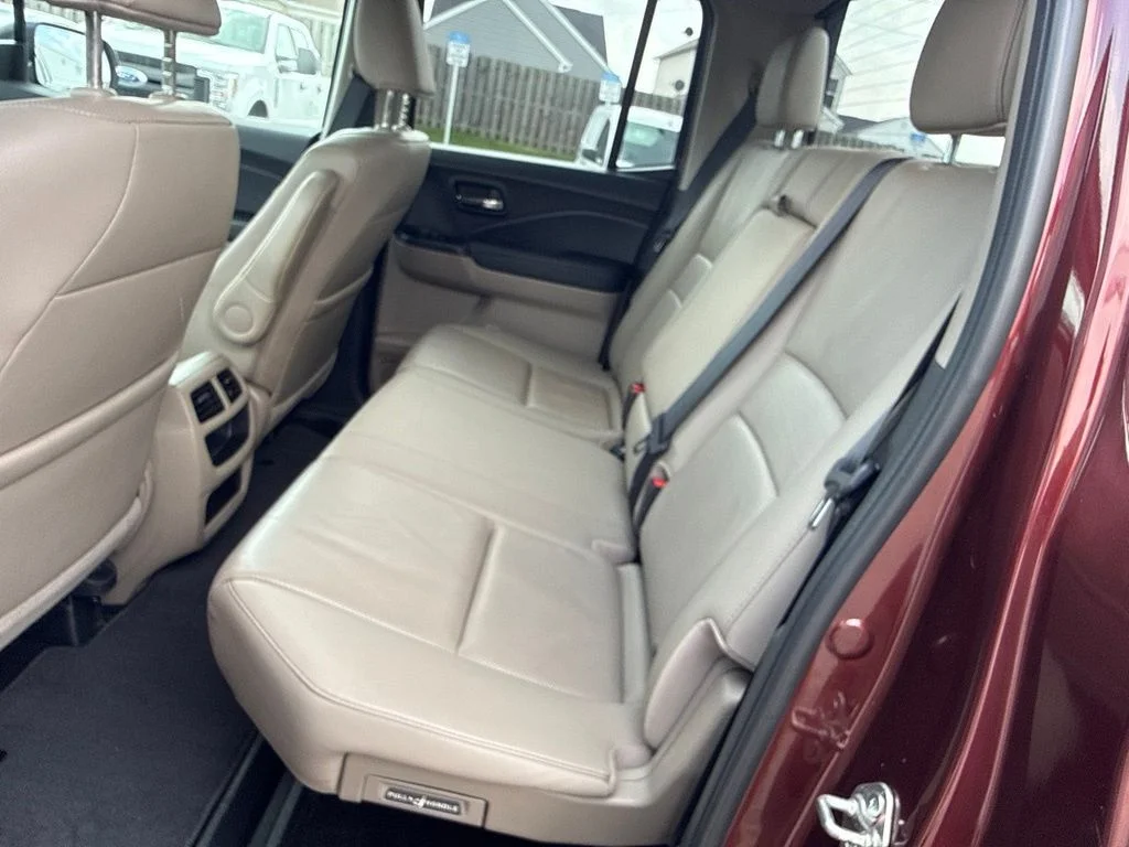 Certified Used 2018  Honda RTL-T image 25