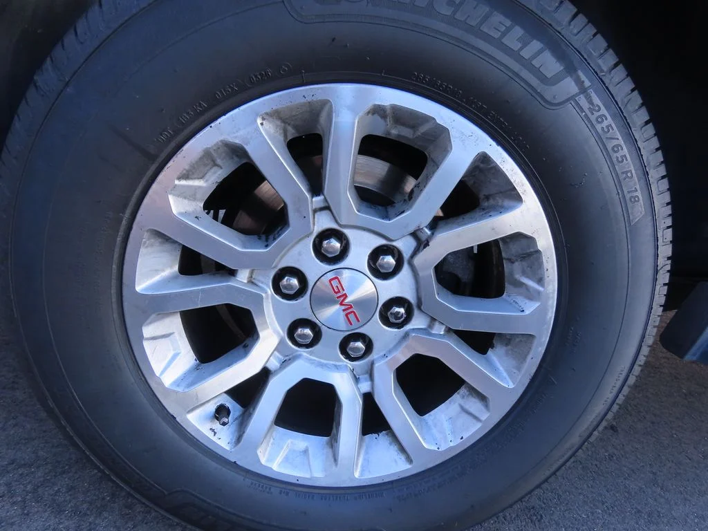 Used 2019 Silver GMC SLT image 17
