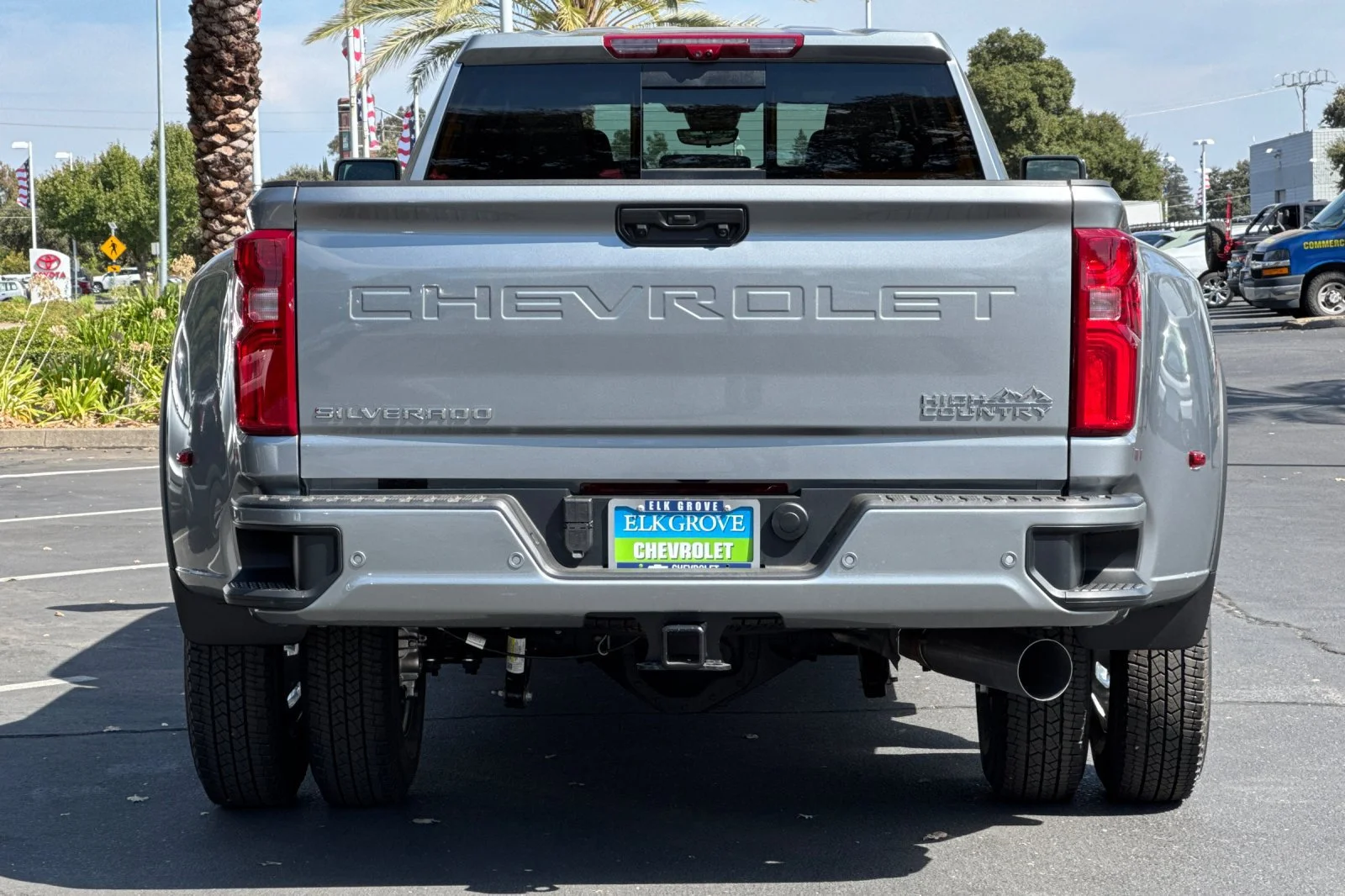 2026 Chevrolet Silverado 3500 HD High Country DRW view 4