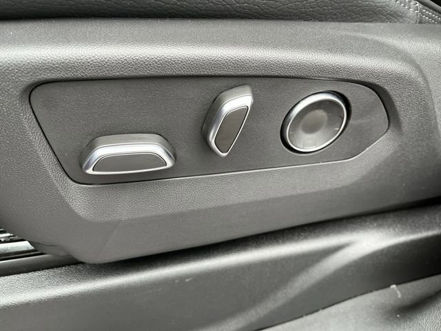 2026 GMC Yukon Denali - Photo 15