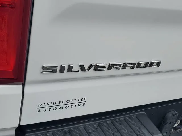 Used 2021 SUMMIT WHITE Chevrolet RST image 26