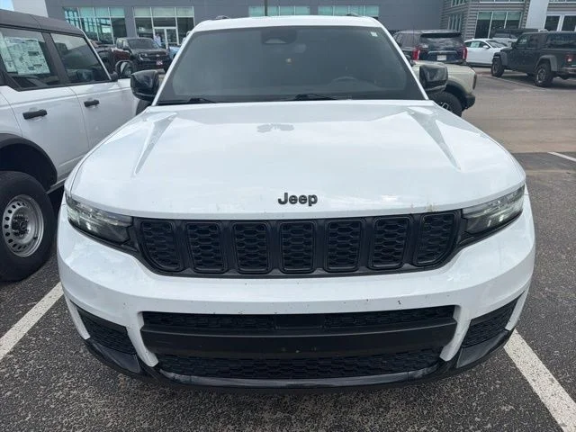Used 2021 White Jeep Altitude image 2
