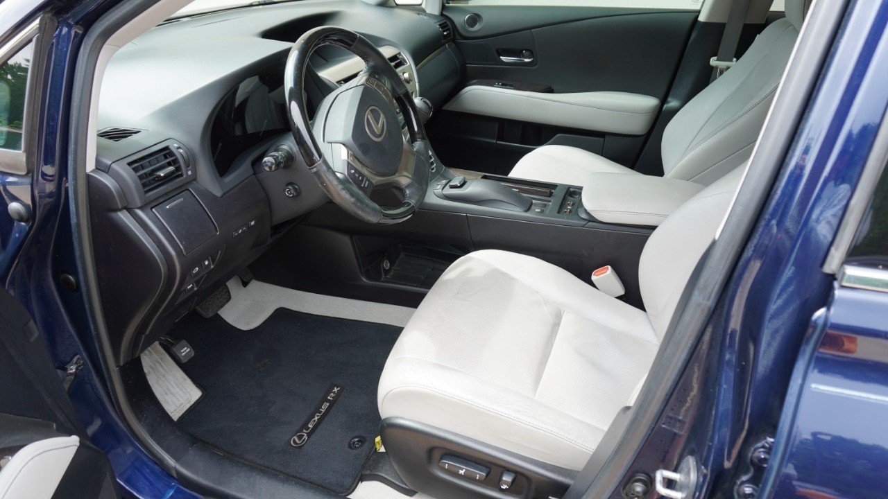 Used 2015 Blue Lexus  image 8