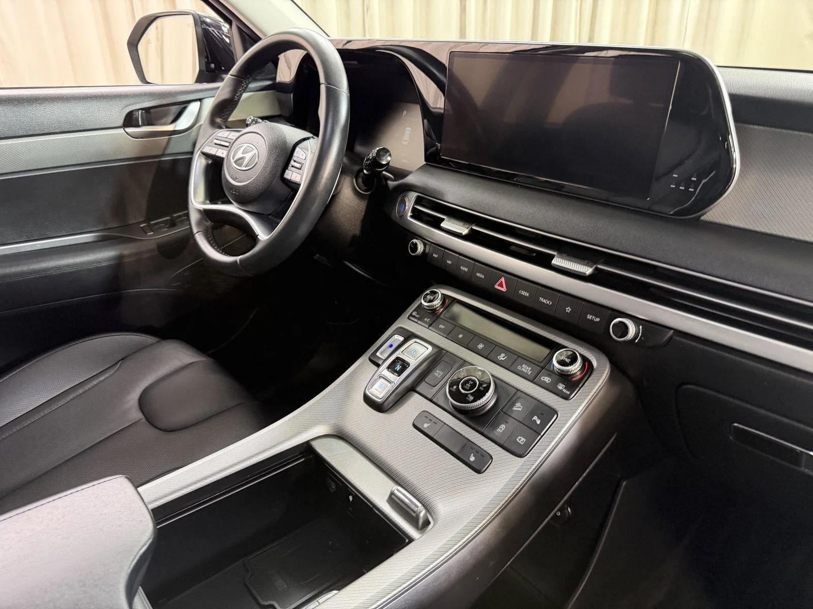 Used 2024 Black Hyundai XRT image 41