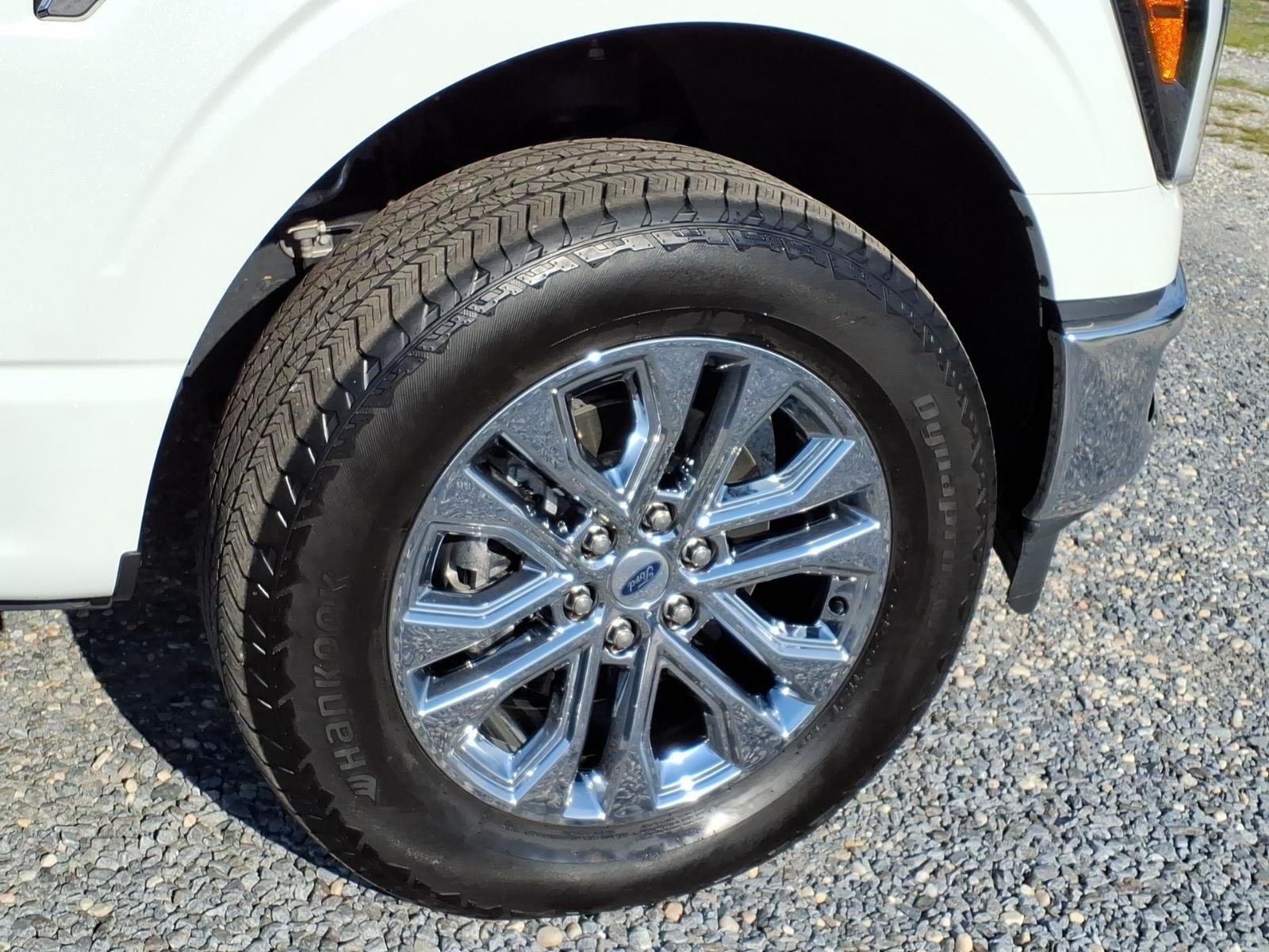 Used 2025 Star White Metallic Tri-Coat Ford LARIAT image 8