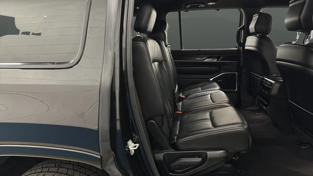 Used 2024 Diamond Black Jeep Base image 22
