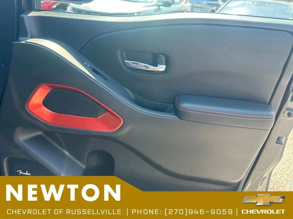 Used 2025 Black Nissan PRO-X image 25