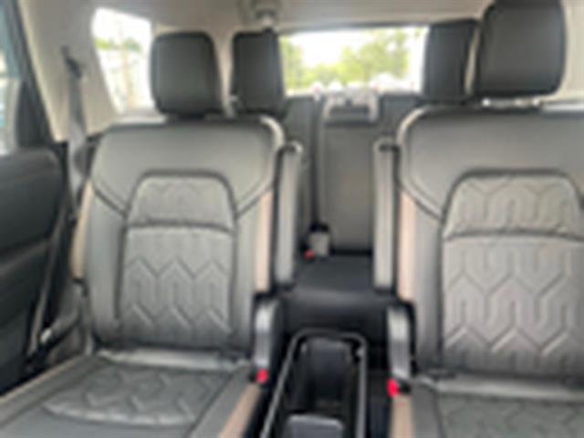 Used 2026 Deep Ocean Blue Pearl Nissan Platinum image 14