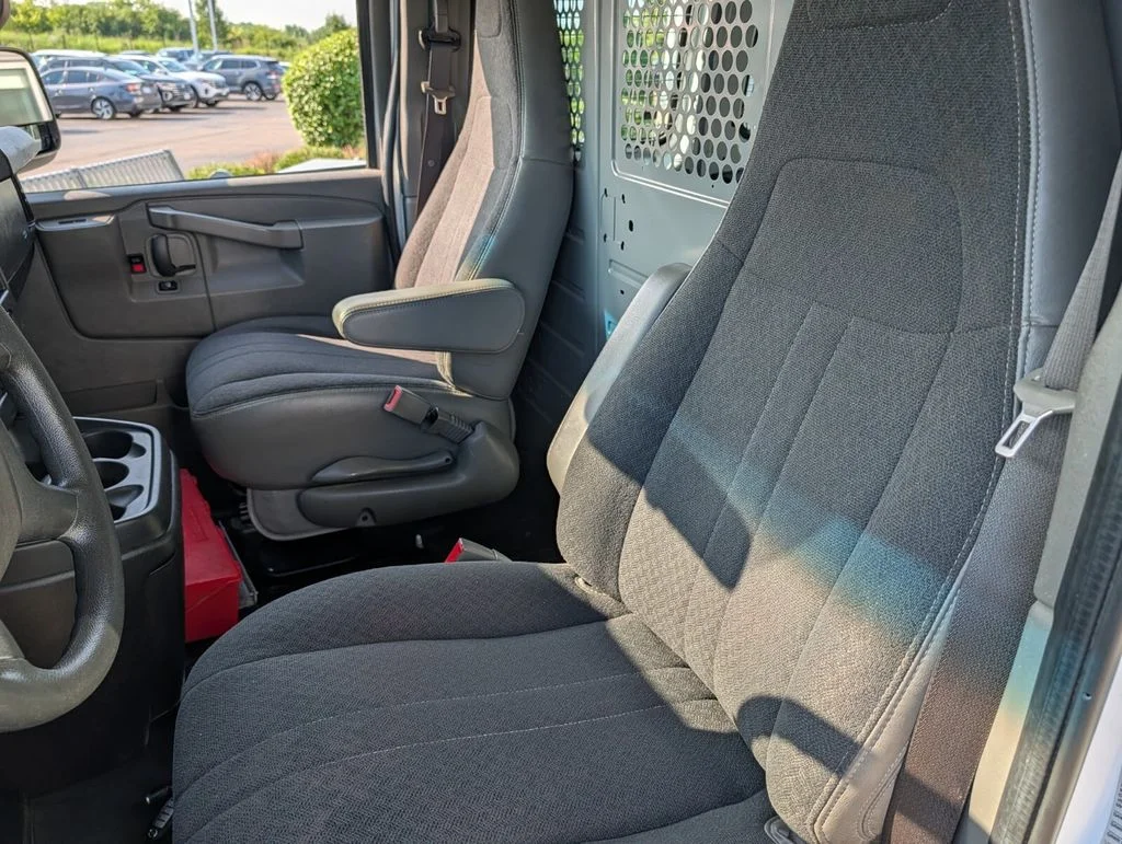 Used 2020 White GMC Work Van image 9