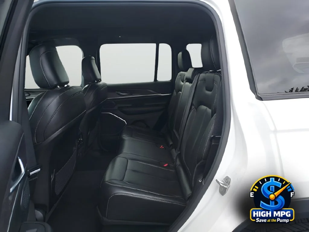 Used 2024 White Jeep 4xe image 31