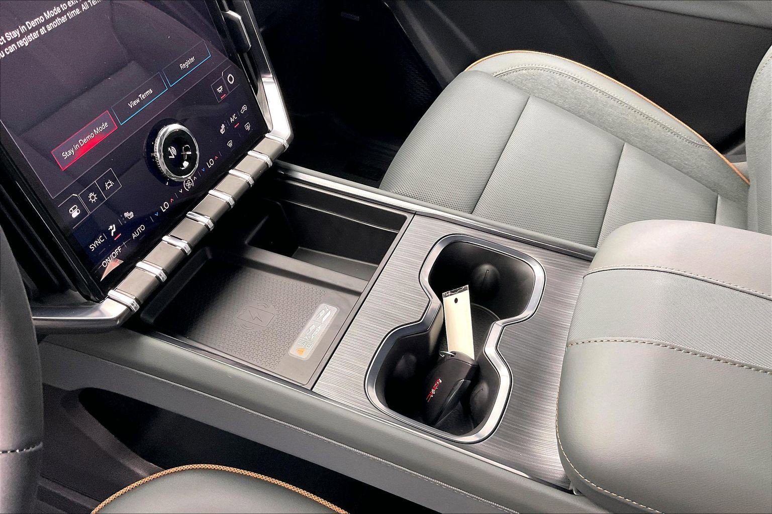 2026 GMC Acadia AT4 - Photo 8