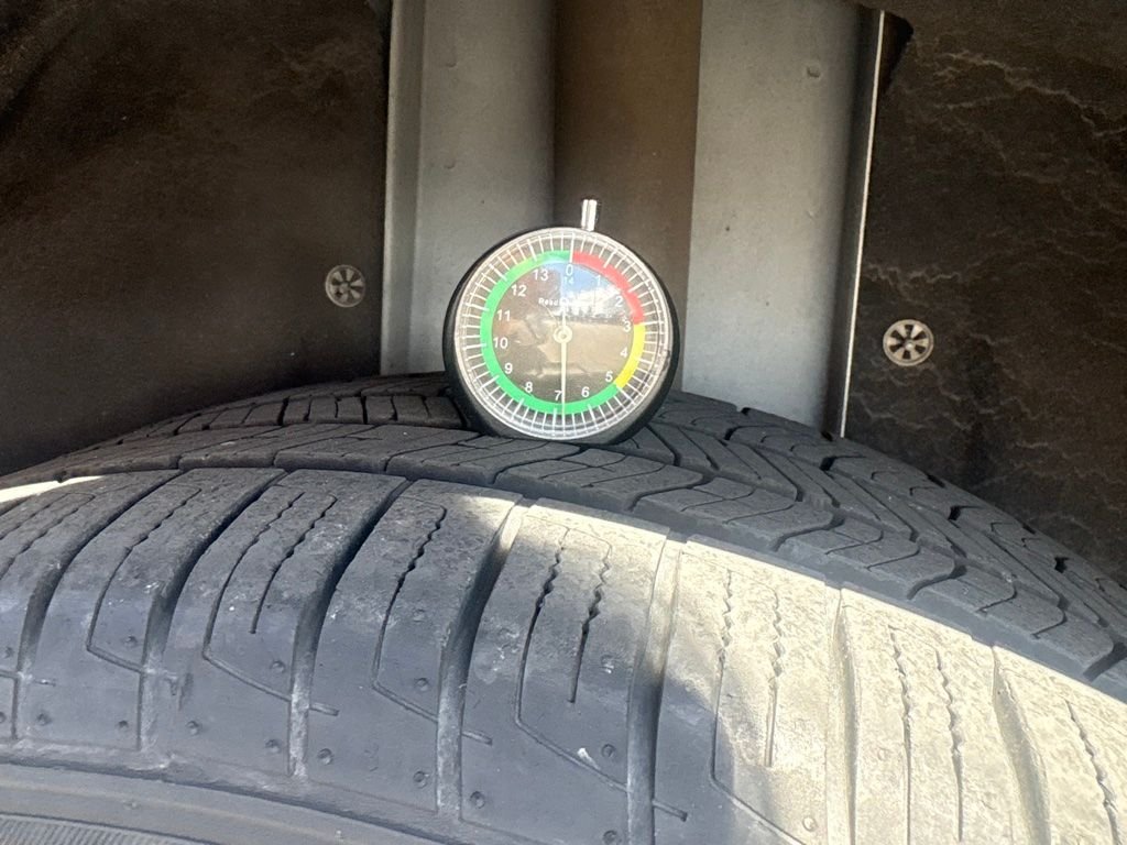 Used 2019 White Ford S image 17