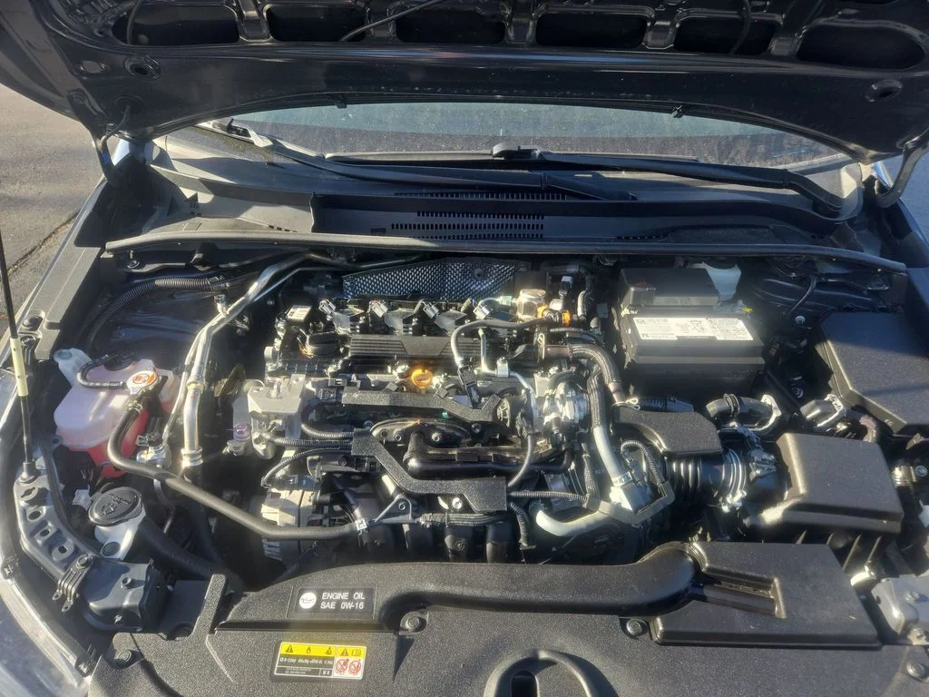 Used 2023 UNDERGROUND Toyota SE image 18