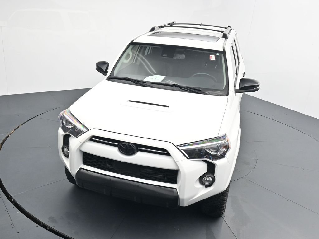 Used 2020 White Toyota Venture image 21