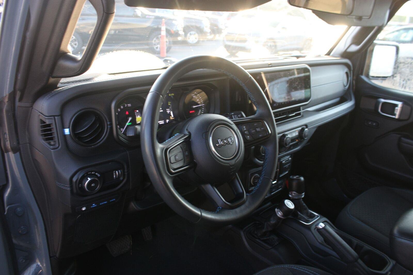 Used 2024 Grey Jeep Rubicon image 17
