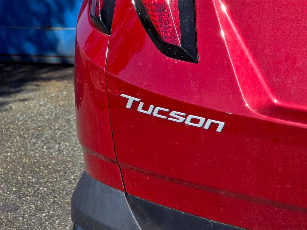 Used 2025 Red Hyundai SEL image 15
