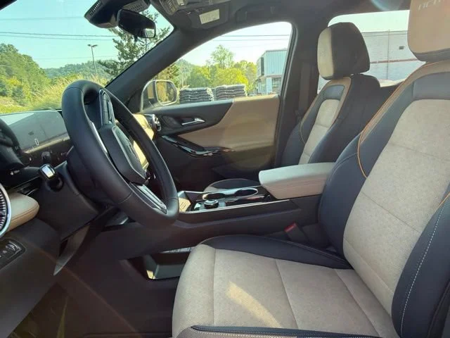 New 2027 Polar White Tricoat Chevrolet ACTIV image 28
