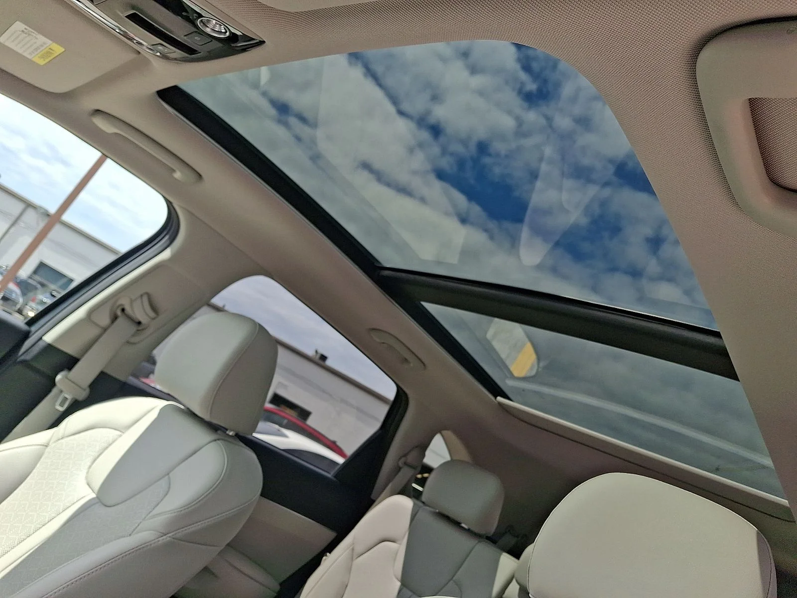 Used 2023 Green Kia X-Line S image 14