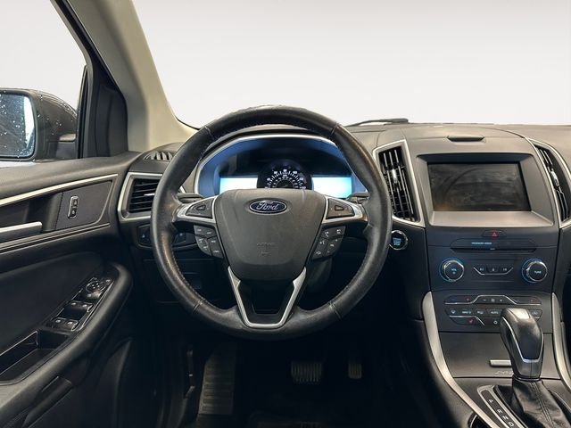 Used 2015  Ford SEL image 12