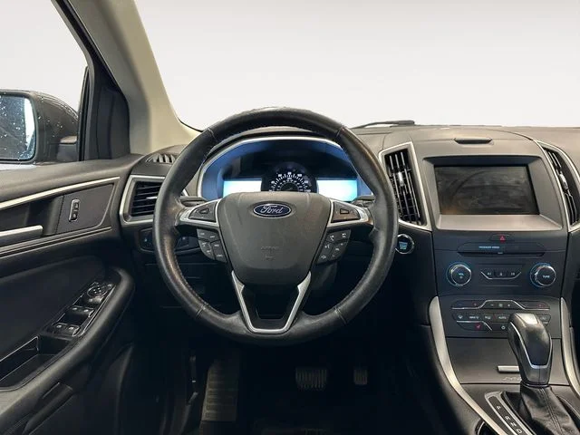 Used 2015  Ford SEL image 12