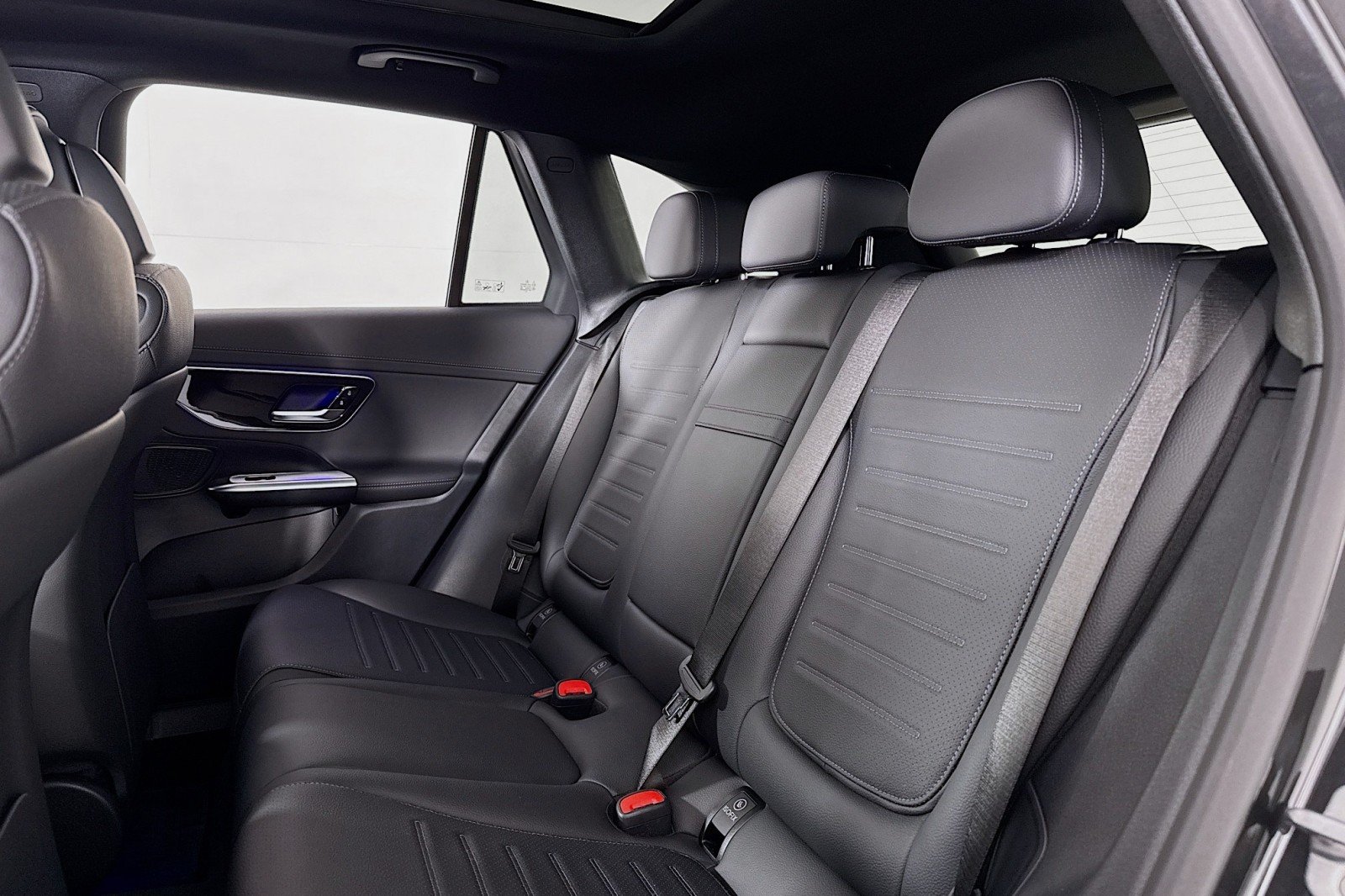 New 2026 Graphite Grey Metallic Mercedes-Benz GLC 300 SUV image 14
