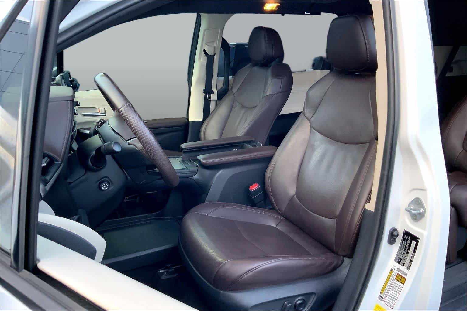 Used 2023 Wind Chill Pearl Toyota Platinum image 7