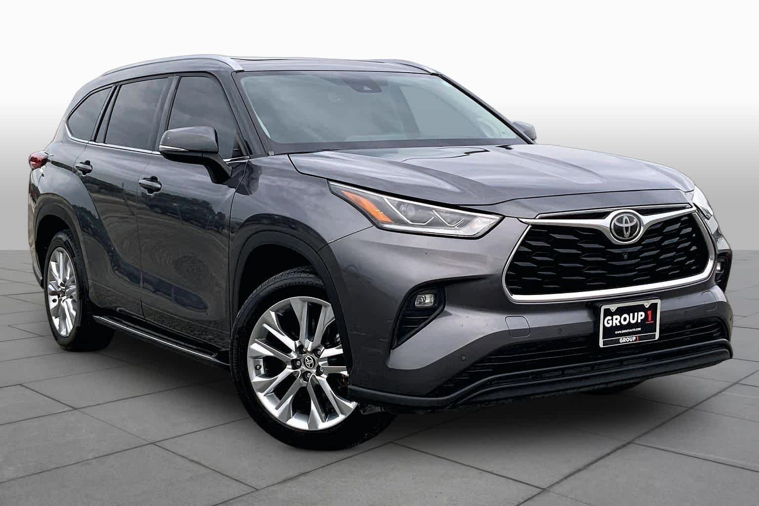 Used 2020 Magnetic Gray Metallic Toyota Limited image 3