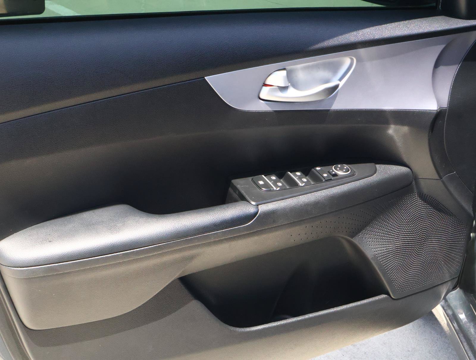 2024 Kia Forte LXS - Photo 13