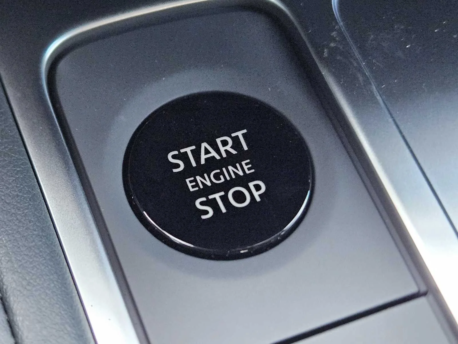 New 2027 2T RAD WHT INFINITI Sport AWD image 15